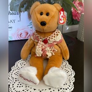 🌸 “GRAMS” RETIRED INTERNET EXCLUSIVE  TY BEANIE BABY BEAR. DATED 2005! MWMT!